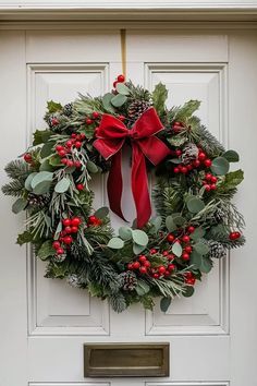 Fashion: #fashion, #style, #outfitinspiration, #beauty Front Door Christmas Wreaths Diy, Christnas Wreaths, Christmas Decoration Outside House, Christmas Door Outside, Door Xmas Decoration, Christmas Door Wreaths Diy, Xmas Wreaths Ideas, Christmas Home Ideas, Christmas Decorations Door