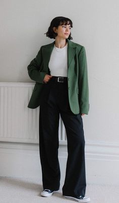 Office Outfits Blazer, Black And Green Outfits For Women, Blazer For Women Casual, Cool Outfits For Work, Green All Star Outfit, Outfit With Blazer For Women, Business Casual With Blazer, Outfits Com Blazer, Blazers Outfits For Women