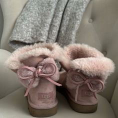 Ugg Boots With Bows Pink Size 7 Womens From Smoke And Pet Free Environment Message For Any Questions:) Pink Uggs With Bows, Uggs Pink, Boots With Bows, Pink Winter Boots, Ugg Boots With Bows, Pink Ugg Boots, Bows Pink, Pink Uggs, Shoes Ugg