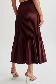 Full Pleated Skirt, Maxi Skirts Winter, Feminine Fitted Pleated Maxi Skirt, Chic Brown Pleated Maxi Skirt, Elegant Non-stretch Pleated Maxi Skirt, Relaxed A-line Pleated Maxi Skirt, Voluminous A-line Pleated Maxi Skirt, Cocktail Dress Prom, Beige Dresses