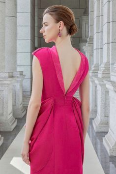 Fitted Cap Sleeve Evening Dress For Gala, Pink Pleated Back Dress For Gala, Elegant Pink Dress With Back Opening, Pink Pleated Back Wedding Dress, Pink Pleated Back Dress For Wedding, Elegant Pink Cap Sleeve Dress, Pink Silk Evening Dress With Pleated Bodice, Fitted Pink Evening Dress With Back Opening, Pink Silk Dress With Sweep Train