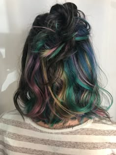 Multi Hair Color Ideas, Dyed Hair Streaks, Hair Dye Streaks, Oil Spill Hair, Peekaboo Hair Color Ideas, Oil Slick Hair Color, Hidden Hair Color, Underlights Hair, Side Braids