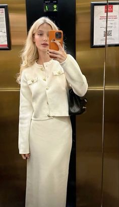 winter old money chanel white trend Skandinavian Fashion, Chique Outfits, Estilo Preppy, Outfit Look, Modest Fashion Outfits, Mode Inspo, 가을 패션, Mode Vintage, Business Casual Outfits