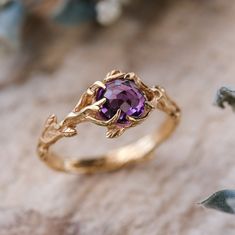 Gold Ring With Amethyst, Gold Ring Purple Stone, Amethyst Ring Aesthetic, 14k Gold Amethyst Ring, Amethyst Engagement Ring Gold, Engagement Rings Purple, Amethyst Engagement Ring Vintage, Engagement Ring Flower, Vintage Amethyst Ring