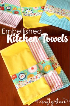 the finished kitchen towels are laid out and ready to be sewn together, with text overlay