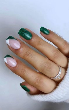 Pretty Fingernails, Random Decor, Green Nail Designs, Heart Nail, Nagel Tips, Casual Nails, Beauty Therapy