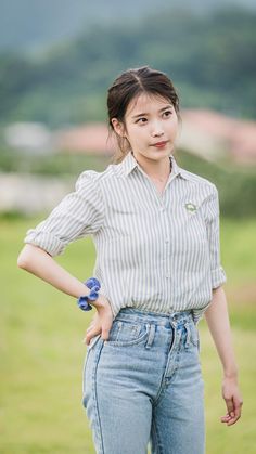 Iu Fashion Outfits, Iu Photos, Kpop Soloist, Everyday Hairstyle, Spring Light, Mei Mei