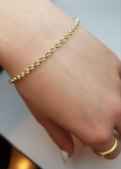 NEW-14K Real Solid Yellow Gold Rolo Link Chain Bracelet-Z153 With Lobster Claw Clasp Material Type:  14K Gold Average Weight for 7":     1.7 g Average Weight for 7.5":  1.9 g Average Weight for 8":    2.0 g Thickness:  2.9 mm Following Link is Regarding Rolo Necklace Same thickness. Copy the following link and open in new browser to see pricing.     https://www.etsy.com/listing/1734826782/14k-real-yellow-gold-rolo-link-chain? Link Chain Bracelet, Solid Yellow, Chain Link Bracelet, Link Chain, Link Bracelets, Chain Bracelet, Chain Link, Jewelry Bracelets, Yellow Gold