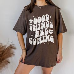 Good Things Are Coming - Positive Shirt Aesthetic Clothes Trendy Shirt Smil Flower Shirt Hippie Clothes Oversized Shirt Aesthetic T Shirt HOW TO ORDER ➀ Select color ➁ Select the size (Please check the size guide    - Size up 1-2 sizes for a baggy or oversized fit. ➂ Add to cart ✦ Model (usually size M) is wearing size XL for an oversized look. DETAILS ✦ 100% Heavy Cotton Shirt ✦ Crew neckline ✦ Direct to garment printing - no vinyl, decal, or iron-on technique ✦ Our designs are printed on the g Oversized Shirt Aesthetic, Oversize Tshirt Outfits, Baggy Shirts, Baggy Shirt, Good Things Are Coming, Baggy T-shirt, Clothes Trendy, Hippie Clothes, Positive Shirt