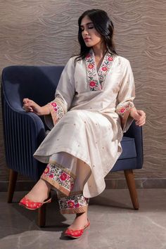 Ivory Raw Silk Salwar Kameez, Purple Pakistani Kurti Pant Suit, Plus Size Custom Stitch Dress, Wedding Guest Indian Formal Suit, Salwar Suit - Etsy UK Niti Bothra, Suits For Women Indian, Silk Kurti Designs, Kurta Palazzo Set, Kurti Sets, Kameez Designs, Salwar Designs, Salwar Kamiz, Palazzo Set