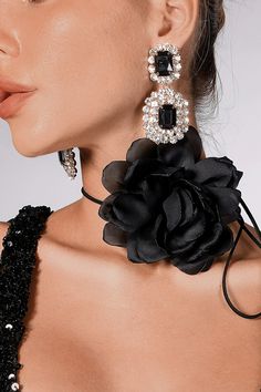 Silver Fabiana Rectangular Gemstone Earrings – Black Accessories Flower Collar, Vacation Accessories, Formal Dinner, Black Accessories, Floral Necklace, Choker Collar, Collar Jewelry, Choker Necklaces, Chic Accessories