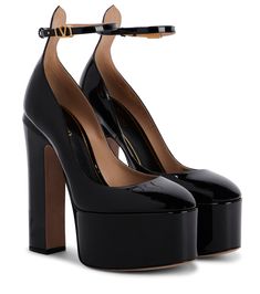 Valentino Heels, Valentino Garavani Shoes, Patent Leather Pumps, Pretty Shoes, Dream Shoes, Platform Pumps, Black Pumps, Leather Pumps, Platform Heels