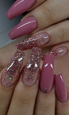 #PinterestInspo #PinItToWinIt #ViralPins #TrendingNow #PinterestLover #CreativePins #ExploreTheBest Magenta Nails, Mauve Nails, Nagellack Trends, Ombre Acrylic Nails, Gold Nail, Nail Art Ombre, Acrylic Nails Coffin Pink, Nail Swag, Nails Black