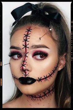 Easy Diy Halloween Makeup, Voodoo Doll Makeup, Alien Halloween Makeup, Halloween Makeup Diy Easy, Doll Makeup Halloween, Vampire Makeup Halloween, Cat Halloween Makeup, Halloweenský Makeup, Diy Halloween Makeup