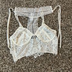 ** Brand New W/Tags** Size 10 Summer Wedding Bra With Built-in Support, Spring Wedding Bra With Lace Trim, Summer Party Bra With Lace Trim, Spring Party Bra With Delicate Lace, Summer Lace Bra In Cream Color, Cream Lace Bra For Summer, Summer Cream Lace Bra, Lace Halter Bralette, Strappy Bralette