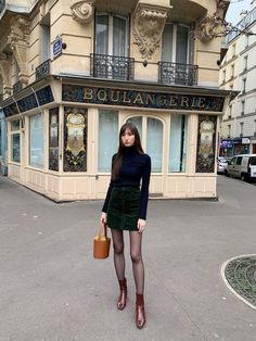 French Fall Style, Parisian Outfit, Stile Blair Waldorf, Parisian Outfits, Adrette Outfits, Parisienne Style, Fest Outfits, Parisian Chic Style, Paris Chic