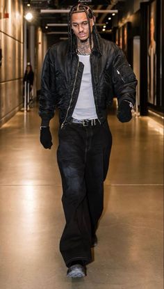 Jordan 1 Black Outfit, All Black Streetwear Outfit Men, Jordan Clarkson Fashion, Jordan Clarkson Outfit, Edgy Outfits Men, Dark Street Style, Club Outfit Night, Techwear Men, Jordan Clarkson