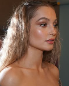 Wedding Makeup For Green Eyes Brown Hair Pale Skin, Sunkissed Wedding Makeup, Lorde Hair, Hannah Dodd, Sunkissed Makeup, Bronze Makeup, Ethereal Makeup, Natural Glam, Make Up Inspo