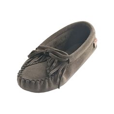 Description Details Sizing These ladies indoor moccasin slippers are extremely stylish and provide ultimate comfort. They are Canadian handmade from genuine suede leather which is extremely soft and flexible and feels amazing against your skin. They come in a beautiful gray color, however we recommend you treat the suede with a leather protector to cause them to be water resistant. The women's traditional style moccasin slippers have a unique v-shaped fringe on the vamp and rawhide laces for tig Shaped Fringe, Fringe Moccasin Boots, Fringe Moccasins, Soft Sole Slippers, Moccasin Slippers, Timberland Style, Fashionable Snow Boots, Moccasins Mens, Suede Moccasins