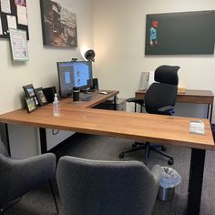 Oak L-Shape Desk + Modern Legs - Brick Mill Furniture L Shape Desk Setup, Black And Wood Office, L Shaped Desk Setup, Small Cozy Office, Elbow Desk, Office L Shaped Desk, Grey Wood Desk, Light Wood Desk, Walnut Wood Desk