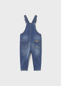 Mayoral Denim Overalls are designed to make dressing up a breeze, with metal clips and a snap button closure at the crotch. The comfortable fabric is perfect for everyday outfits, giving your little one the freedom to play and explore in style. Casual Medium Wash Jeans For Playtime, Blue Jeans With Snap Buttons In Cotton, Spring Playtime Denim Blue Jeans, Denim Blue Cotton Jeans For Playtime, Casual Overalls For Playtime, Denim Blue Cotton Jeans, Cotton Jeans For Playtime In Summer, Cotton Jeans For Summer Playtime, Blue Jeans For Summer Playtime