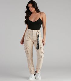 Major Cutie Cargo Joggers Cargo Joggers Outfits Women, Cargo Joggers Outfits, Joggers Outfit Women, Cargo Pants Outfit Women, Basic Crop Top, Joggers Outfit, Cargo Joggers, Chic Outfit, Fashion Joggers