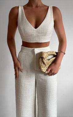 Adelaide Two Piece Set - Crop Top and Wide Leg Pants Set in White Pants And Top Outfit Classy, Bridesmaid Clothes, Top And Wide Leg Pants, Detail Couture, Lounge Style, Blazer Women, Elle Woods, Elegante Casual, Trendy Chic