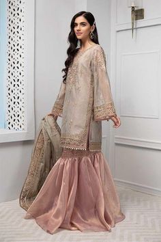 Organza Gharara Pakistani, Farshi Gharara Pakistani Simple, Gharara Suits Party Wear Pakistani, Net Garara Dress, Pakistani Garara Dresses, Garara Dress Indian Weddings, Latest Gharara Designs, Gharara Designs Pakistani, Party Wear Outfits For Women