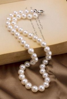 Pearl Necklace With Heart, Best Necklace, Pearl Beach, Necklace With Heart, Single Pearl, Pearl And Lace, Freshwater Pearl Necklace