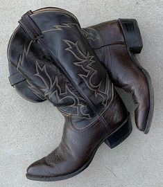 vintage Tony Lama cowboy boots western brown leather mens size 9 1/2 D. Boots only. No box. Please be aware that vintage footwear tends to run differently/smaller than modern day sizes. See pics 11 & 12 for some measurements. Naturally distressed from wear. All pics are of the same one pair of boots buyer will receive. See all 12 pics for details & enlarge each pic for a closer look. Any wear, soiling, scuffs, scrapes, scratches or anything else is to be considered character. See pics 9 & 10 as Distressed Brown Western Moc Toe Boots, Western Boots In Distressed Brown With Moc Toe, Distressed Brown Moc Toe Western Boots, Distressed Brown Western Boots For Western-themed Events, Western Distressed Brown Boots For Western-themed Events, Western Style Distressed Brown Boots For Western-themed Events, Vintage Brown Snip Toe Boots For Ranch, Brown Concho Boots For Rodeo, Rustic Brown Boots For Western-themed Events