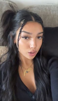 Hairstyles For Instagram Pictures, Jhene Aiko Concert Hairstyles, Indy Hairstyles, Hair Styles For Asian Hair, Young Miko Hairstyles, Hairstyles For The Club, Baddy Hair Styles, Hair Styles For Concerts, Intricate Braids