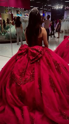 Dark Red Quinceanera Dresses, Red Sweet 16 Dresses, Red Quince Dress, Princess Quinceanera Dresses, Red Quinceanera Ideas, Burgundy Quinceanera Dresses, Red Quinceanera Dress, Quinceanera Dresses Red, Mexican Quinceanera Dresses