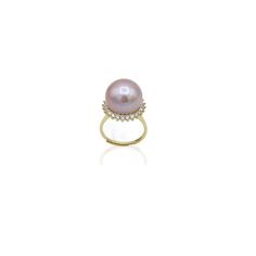 Add a touch of elegance and sophistication to your jewelry collection with this exquisite 14K gold ring. The centerpiece of this stunning piece is a 13mm lustrous lavender pearl, radiating a gentle, iridescent glow that captures the eye. Surrounding the pearl are sparkling cubic zirconia accents, meticulously set to enhance the ring's brilliance and charm. Features: High-Quality Materials: Crafted from genuine 14K gold, ensuring durability and a timeless look. 13mm Lustrous Lavender Pearl: The centerpiece pearl boasts a unique lavender hue, adding a distinctive touch of elegance. Sparkling Cubic Zirconia Accents: Surrounding the pearl, these high-quality cubic zirconia stones provide a dazzling effect, mimicking the look of real diamonds. Comfortable Fit: Designed with a smooth, polished b Elegant 14k Gold Purple Diamond Ring, Elegant Purple Diamond Ring In 14k Gold, Elegant Pink Diamond Ring In 14k Gold, Elegant Yellow Gold Pearl Ring With Halo, Elegant Yellow Gold Rings With High Luster, Luxury Formal Pearl Ring With Halo, Elegant Pink Pearl Round Ring, Elegant 14k Gold Pearl Ring With Halo Setting, Elegant Purple Halo Rings