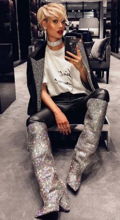 Sparkly Boots Outfit, Glitter Boots Outfit, Ysl Accessories, Sparkly Boots, Micah Gianneli, Look Festival, Silver Boots, Fresh Outfits, Emily Ratajkowski