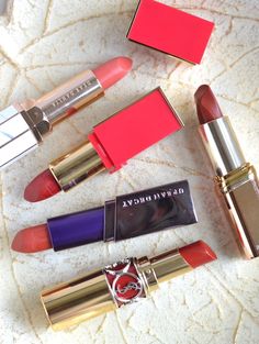 Featuring my favorite lipsticks for fall that are rich, dark & creamy with warm-toned hues. Plus, these are comfy, lightweight and long-wearing! Mac Lipstick Shades, Plum Lipstick, Fall Lipstick, Lipstick For Dark Skin, Luxury Lipstick, Glossier Lipstick, Lipgloss Lips