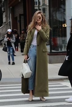 Gigi Hadid Streetstyle, Italian Street Style, Rihanna Street Style, European Street Style, Kendall Jenner Street Style, Best Winter Coats, Minimal Street Style, Nyc Street Style