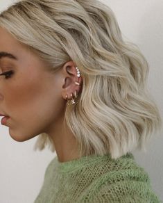 Big Earing, Fancy Short Hair, Blonde Makeup, Lob Hairstyle, Short Wedding Hair, Haircuts Straight Hair, Hair Crush