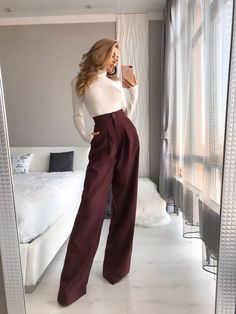 Fabric: High-quality suiting fabric 65% Cotton, 35% Polyester Palazzo style pants High rise Inner seam length: 95cm/ 37.5 in Smart Pants Outfit Women, Semiformal Outfit, Silver Crowns, Business Outfits Women, Business Casual Outfits For Work, Stil Elegant, Business Case