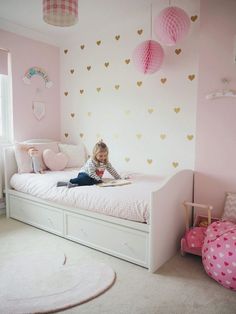 Sweet pink girls bedroom ideas Gold Nursery Decor, Bedroom For Girls Kids, Girl Nursery Pink, Pink Bedroom For Girls, Toddler Bedroom Girl, Big Girl Bedrooms, Toddler Bedroom, Toddler Girl Room, Bedroom Decor For Teen Girls