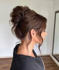 Messy French Twist with Framing Locks Ceremony Hairstyles, Wedding Hairstyle Ideas, Wedding Hairstyles For Medium Hair, Wedding Hairstyles Medium Length, Guest Hair, Bridesmaid Hair Makeup, French Twist Hair