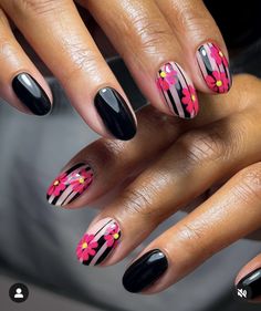 Black Line Nail Art, Black Summer Nails, Short Black Nails, Flame Nail Art, Pink Tip Nails, Line Nail Art, New Nail Art Design, Colored Acrylic Nails, Work Nails