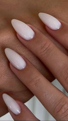 It Girl Nails Aesthetic, Clean Nails Aesthetic Design, Coconut Milk Nails, Badem Nokti, American White Nails, Long White Almond Nails, Almond Nails White Design, Almond White Nails, White Nails Almond