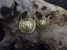 Small brass mandala earrings ❖ Length: 3.5 cm ❖ Width: 2.5 cm ❖ Weight: approx. 5.8 gr each ❖ Sold by pair Feel free to contact me if you have any questions! 🤍 Brass Medallion Earrings For Pierced Ears, Brass Filigree Plug Earrings, Black Cat Superstition, Mandala Earrings, Jewelry Earrings Hoops, Hungary, Jewelry Inspiration, Favorite Jewelry, Hippie Boho