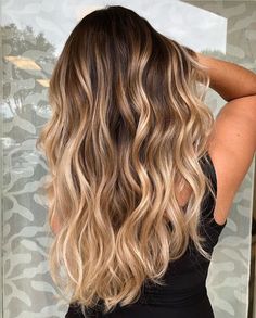 Beach Hair Color, Beach Blonde Hair, Surf Hair, Summer Blonde Hair, Blonde Hair With Bangs, Brown Hair Inspo, Brunette Hair With Highlights