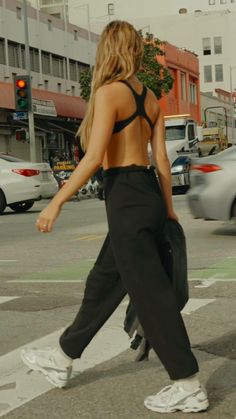 #JOAHBROWN #MadeinLosAngeles #WomensClothing #Streetwear Joah Brown, Chill Fits, Gym Fit, Body Contouring, Bra Top, Second Skin, The Cross, Bra Sizes, Bra Tops