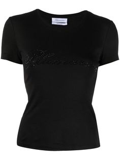 logo-embellishment cotton T-shirt from BLUMARINE featuring black, cotton, logo embellishment, crew neck, short sleeves and straight hem. This piece fits true to size. We recommend you get your regular sizeModel is 1,75m / 5ft 8in wearing size SGender: WomenMaterial: COTTON 100%Color: BlackMade in: ITProduct ID: 2T054AN0990*Import tax/duty will be calculated at checkout (If applicable) Blumarine Logo, Virgo Rising, Chanel Perfume, Fall 24, Clothing Logo, Cotton Logo, Clothes Collection, Fashion Killa, Jujutsu Kaisen