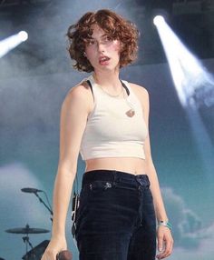 Gay Haircut, Non Binary Haircuts, Pageboy Haircut, King Princess, Beatiful People, Wavy Hairstyles Medium, Edgy Short Hair, Short Curly Hair, Womens Haircuts