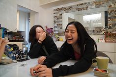 two asian girls laughing Friends Teasing Aesthetic, Laughter Aesthetic Friends, Talking To People Aesthetic, Best Friends Studying Together, Laughing Aesthetic Friends, Best Friends Laughing Aesthetic, Friends At Home Aesthetic, Laughing Friends Aesthetic, Talking With Friends Aesthetic