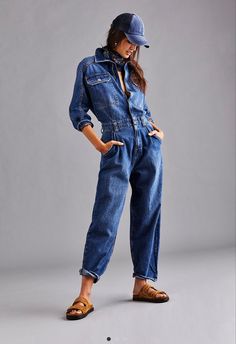 Denim Boiler Suit Outfit, Utility Jumpsuit Street Style, Coverall Outfit Women, Boiler Suit Outfit, Dress Outfits Korean, Coverall Outfit, Denim Boiler Suit, Denim Jumpsuit Outfit, Jumpsuit Outfit Casual