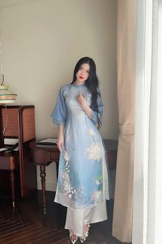 Aesthetic Ao Dai, Vietnamese Traditional Clothing Women, Ao Dai Aesthetic, So Dai, Green Ao Dai, Vietnamese Dress Ao Dai, Traditional Vietnamese Clothing, Vietnamese Traditional Clothing